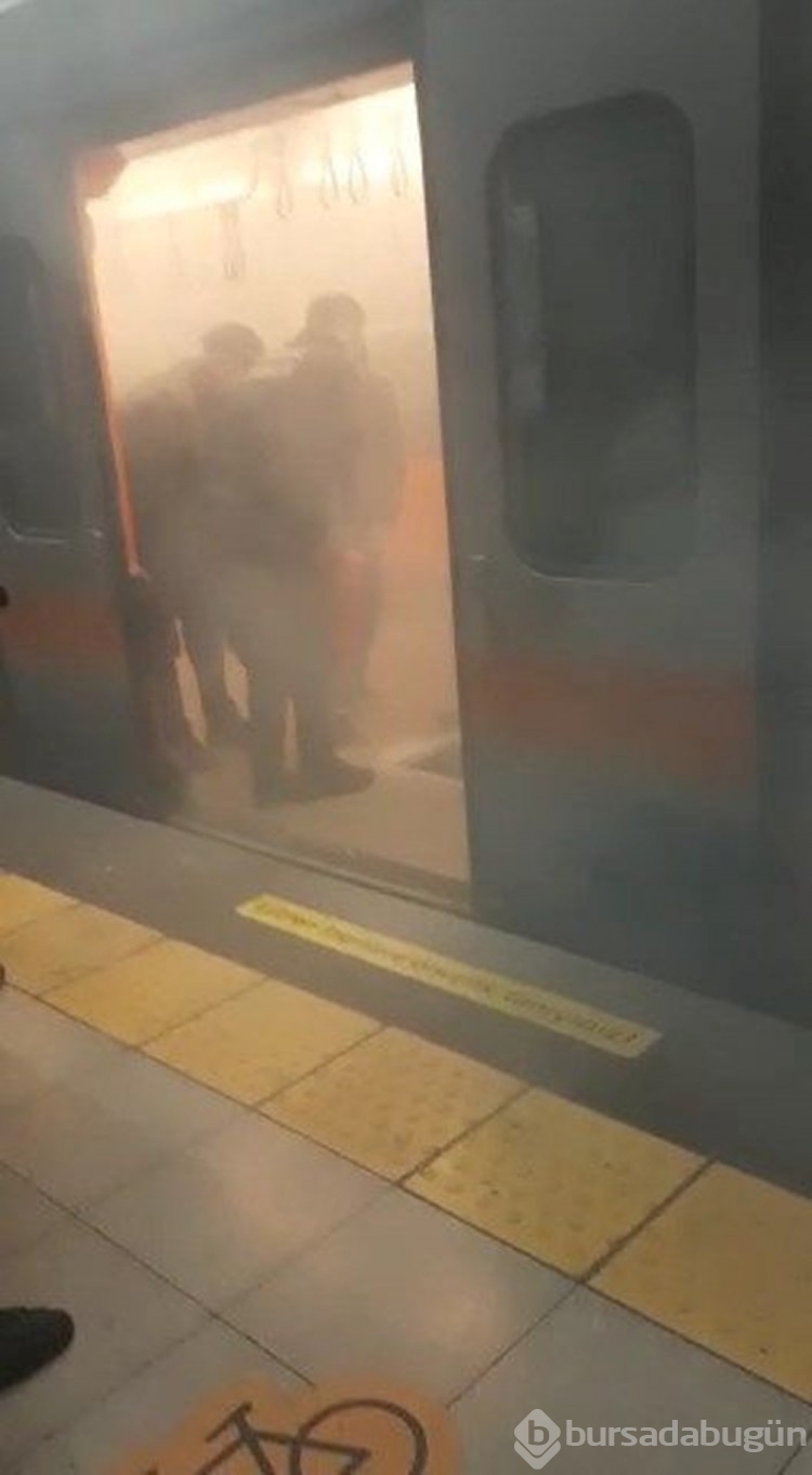 Metroda acil durum anonsları yapıldı
