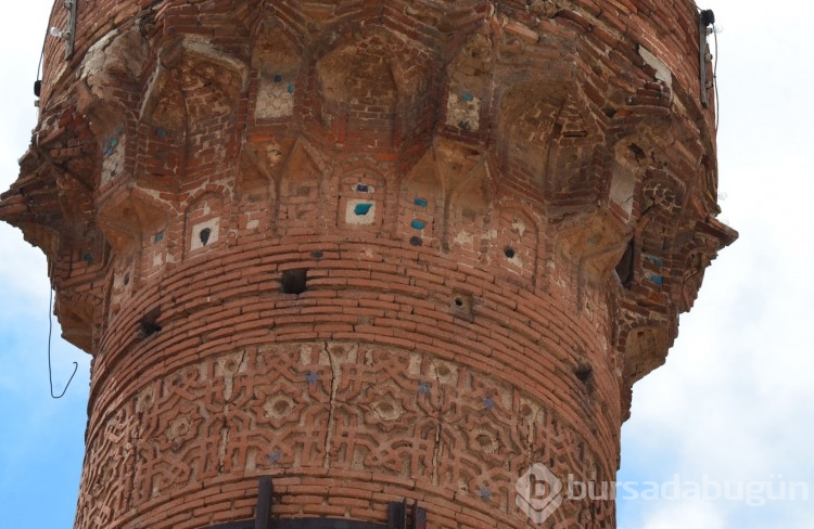 Eğri minarede depremler sonrası kayma yok