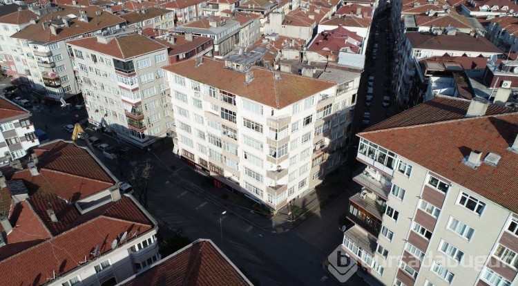 6 katlı bina çökme riski nedeniyle boşaltıldı