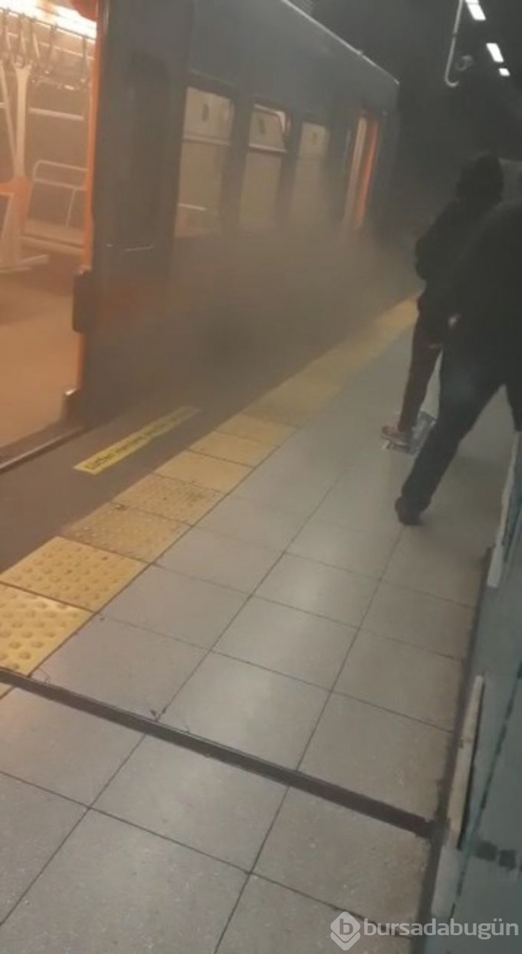 Metroda dumanlar yükseldi