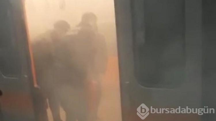 Metroda dumanlar yükseldi