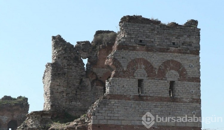 İstanbul surlarının yarattığı risk gündeme geldi
