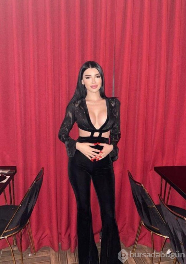 İşte Benim Stilim yarışmasıyla tanınan Aleyna Eroğlu'nun göğüs dekoltesine beğeni yağdı!