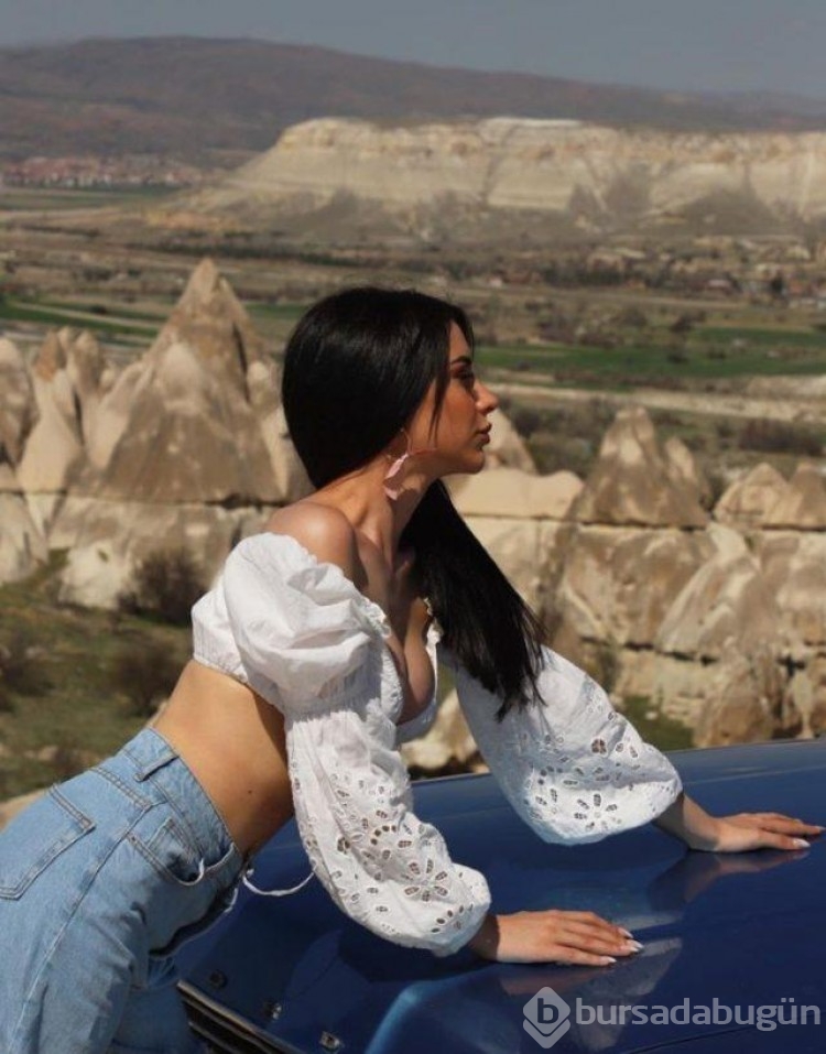 İşte Benim Stilim yarışmasıyla tanınan Aleyna Eroğlu'nun göğüs dekoltesine beğeni yağdı!