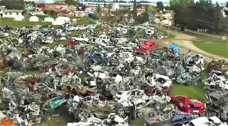 Yediemin otoparkı, araç mezarlığına döndü