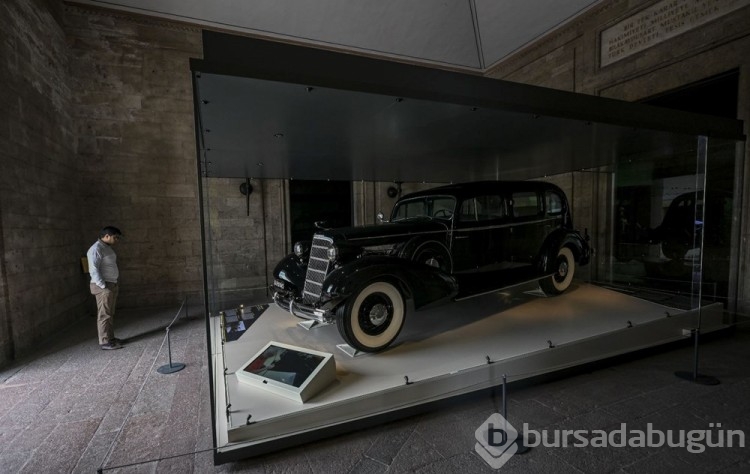 Atatürk'ün restore edilen otomobili Anıtkabir'de ziyarete açıldı