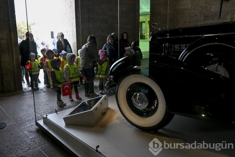 Atatürk'ün restore edilen otomobili Anıtkabir'de ziyarete açıldı