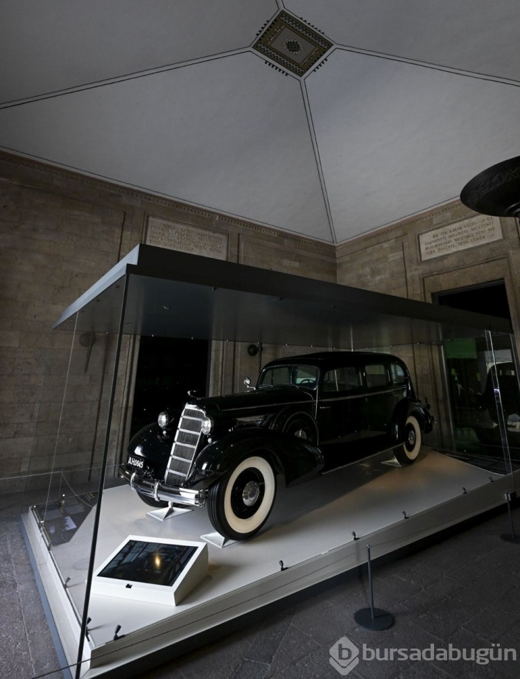 Atatürk'ün restore edilen otomobili Anıtkabir'de ziyarete açıldı