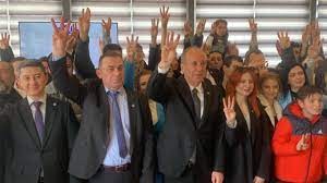Muharrem İnce, Memleket Partisi'nin selamlama işaretini tanıttı