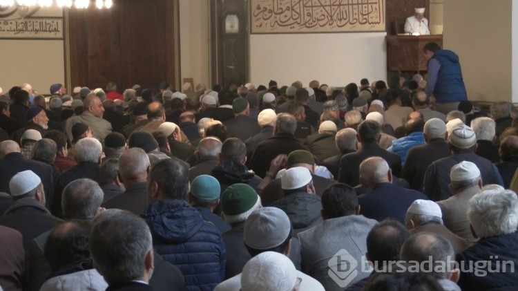 Bursa'da ramazan ayının son cuması Ulucami doldu taştı