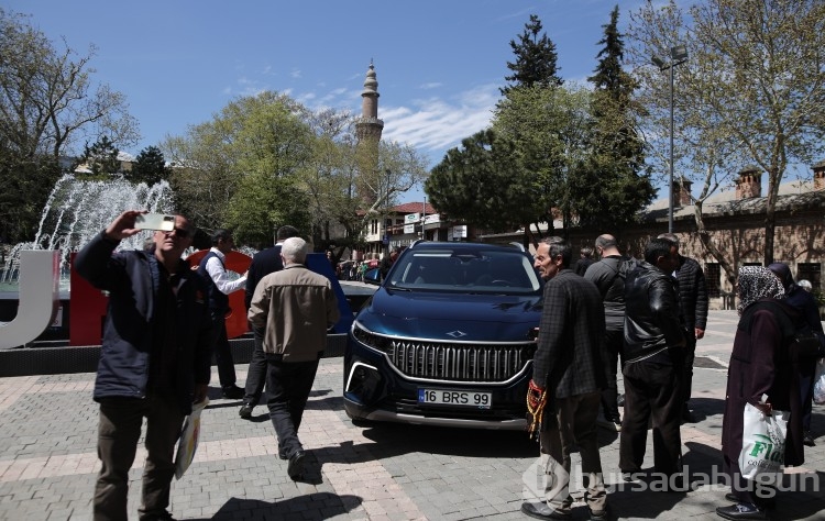 Bursa'da ramazan ayının son cuması Ulucami doldu taştı