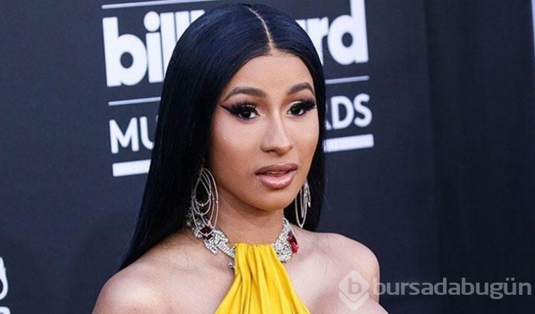 Ünlü şarkıcı Cardi B. sahnede twerk yaparken pantolonu yırtıldı! 