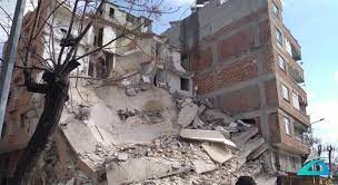 Kilis'te 4 katlı ağır hasarlı bina çöktü!