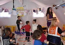 Depremzede çocuklarla buluştu