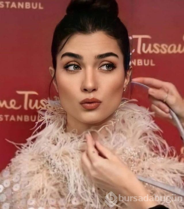 Tuba Büyüküstün'ün balmumu heykelini görenler gözlerine inanamadı!
