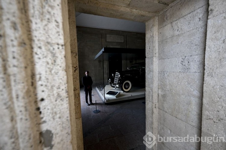  Anıtkabir'de Atatürk'ün otomobili sergileniyor