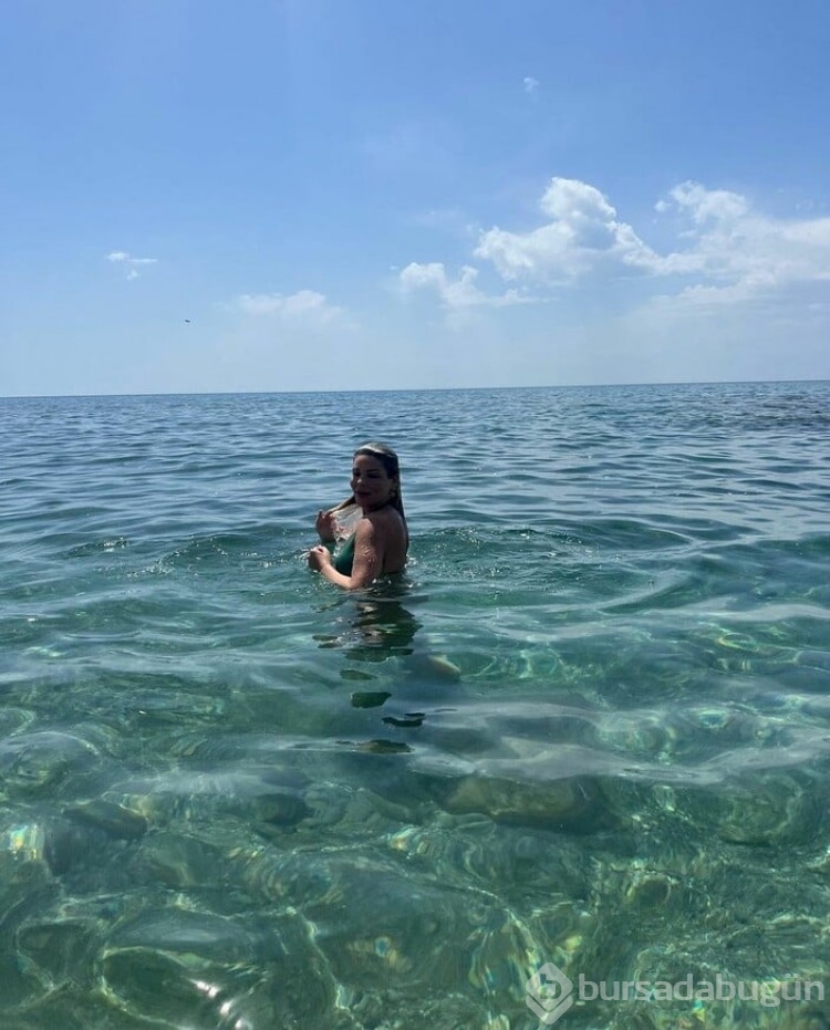Pelin Öztekin'den bikinili pozlar
