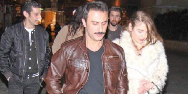 Oyuncu Sarp Levendoğlu'nun gizli aşkı bakın kim çıktı!