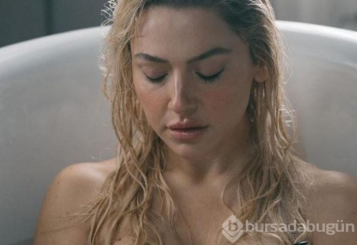 Ünlü şarkıcı Hadise'nin dekolteli pozları olay oldu!