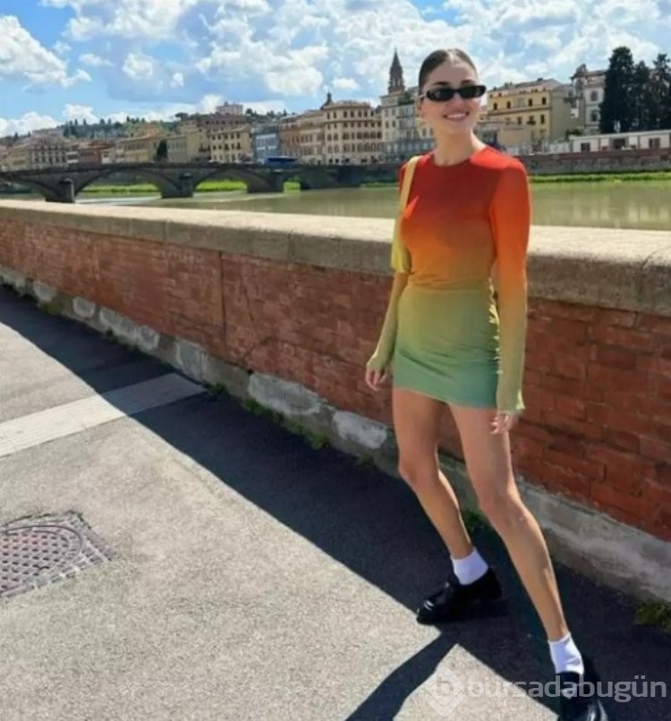 Oyuncu Hande Erçel minili pozuyla büyüledi!