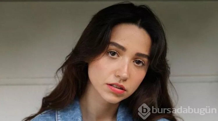 Güzel şarkıcı Zeynep Bastık uzandığı kareleri paylaştı!
