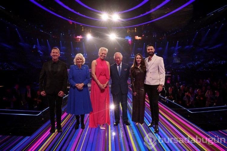 İngiltere Kralı 3. Charles ve eşi Camilla Eurovision sahnesinin açılışını yaptı