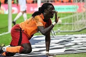 Gomis antrenmanda yer aldı