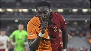 Gomis antrenmanda yer aldı