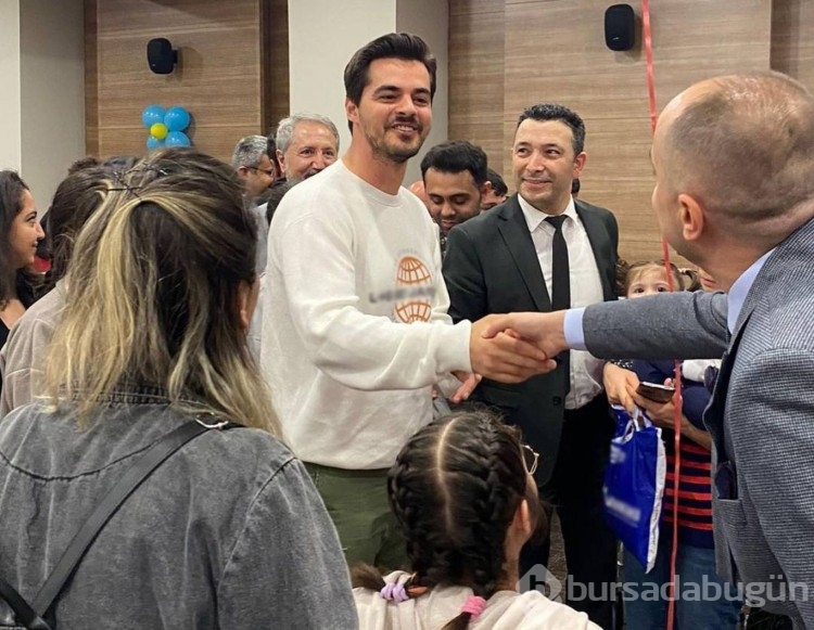 Depremzedelere ziyaret