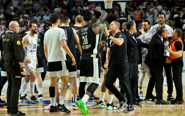 Real Madrid-Partizan maçında yumruk yumruğa kavga