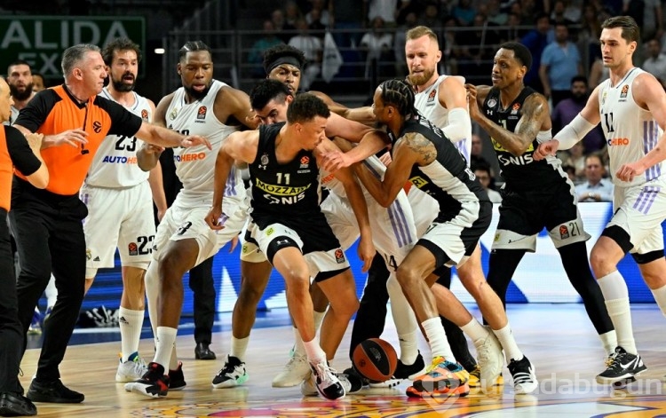 Real Madrid-Partizan maçında yumruk yumruğa kavga