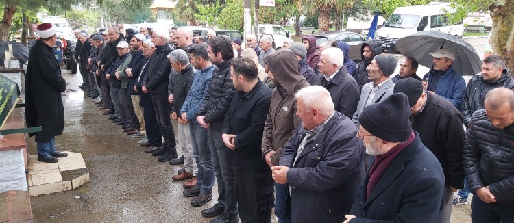 İznikli ünlü ressam Zeki Fındıkoğlu son yolculuğuna uğurlandı