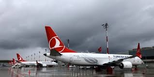 Kabin memuruna saldırı! Uçak acil iniş yaptı!