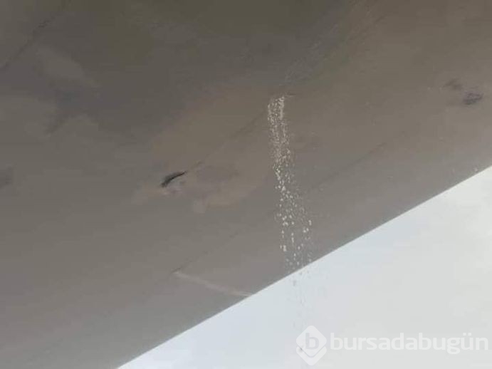 Taciz ateşine uğrayan Türk tahliye uçağından ilk görüntüler