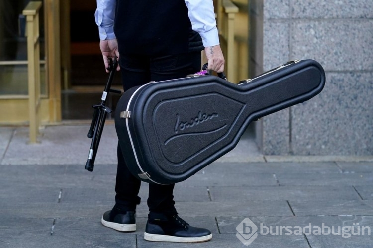 Ed Sheeran mahkemede şarkı söylemek zorunda kaldı