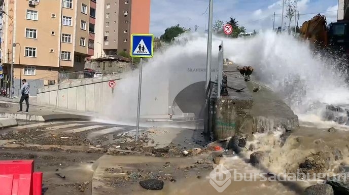 Eyüpsultan'da akılalmaz olay! Yolları su bastı