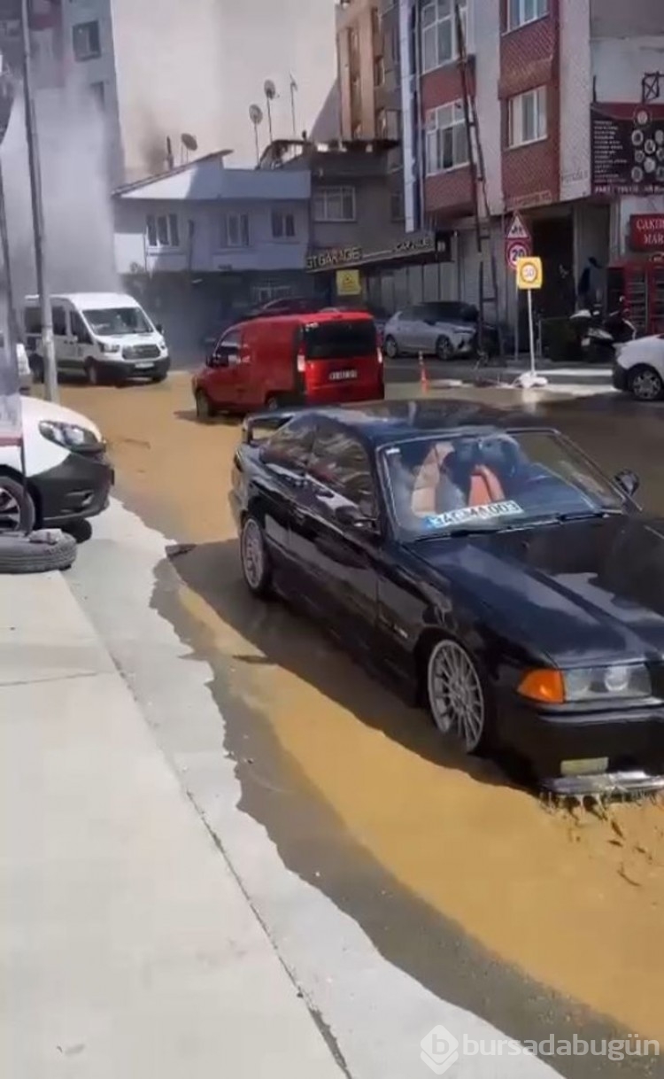Eyüpsultan'da akılalmaz olay! Yolları su bastı
