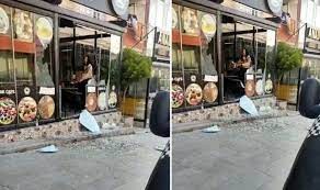 Camı çerçeveyi indirdi! Lokantada feci anlar