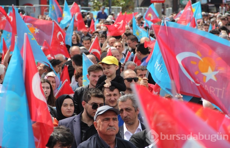 Akşener mitinginden kareler