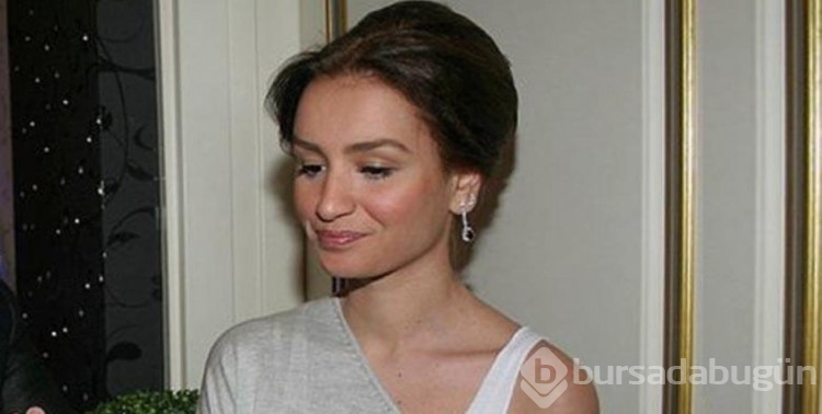 İbrahim Tatlıses ve Perihan Savaş'ın kızı Yasemin Şefkatli ile poz verdi