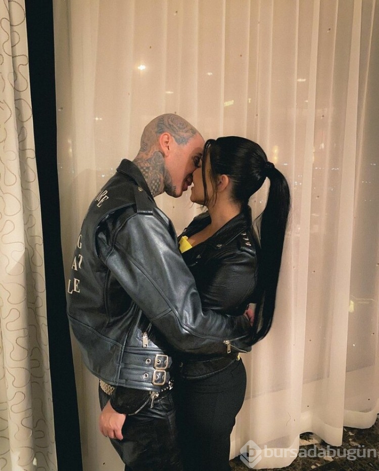 Kourtney Kardashian'ın paylaştığı son pozu tepki çekti