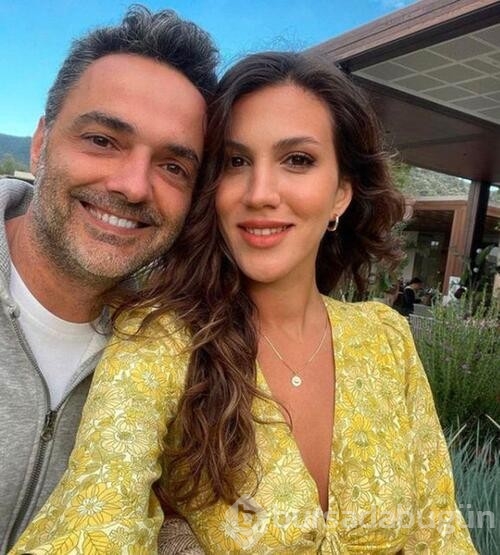 Arda Türkmen'in eşi Melodi Elbirliler minik bebeğini evde bırakıp tatile çıktı!