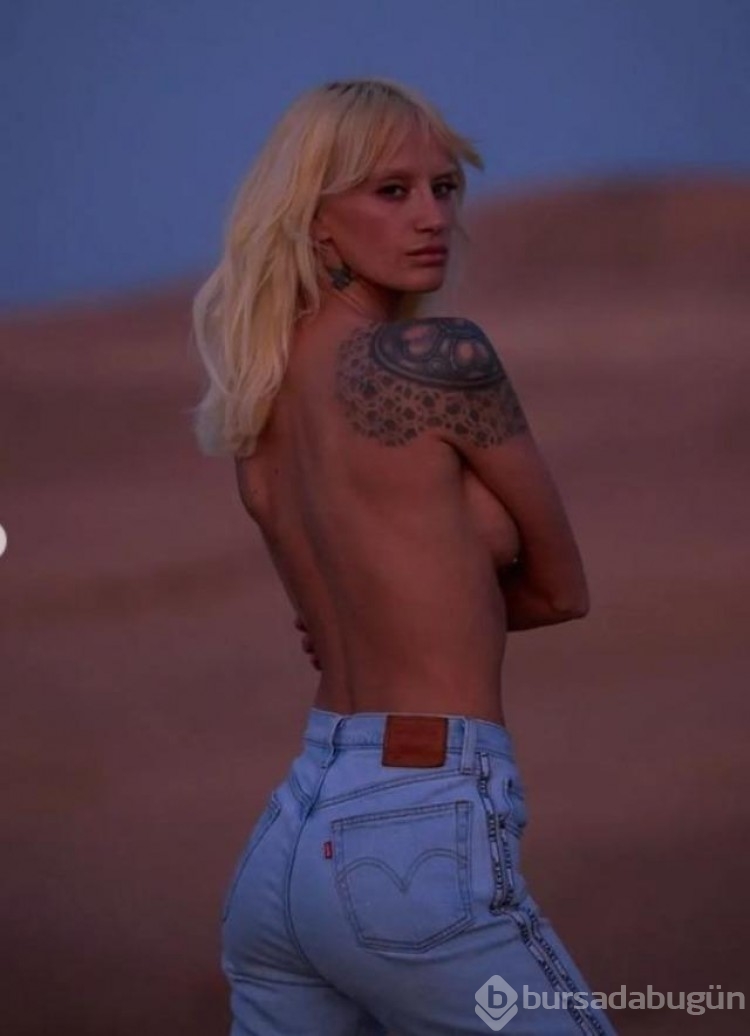 Ünlü model Didem Soydan yarı çıplak poz verdi!
