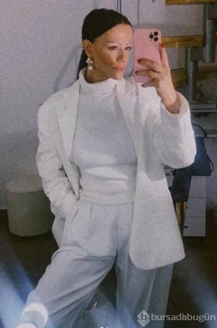 Oyuncu Demet Özdemir'in ablası da ünlü çıktı!