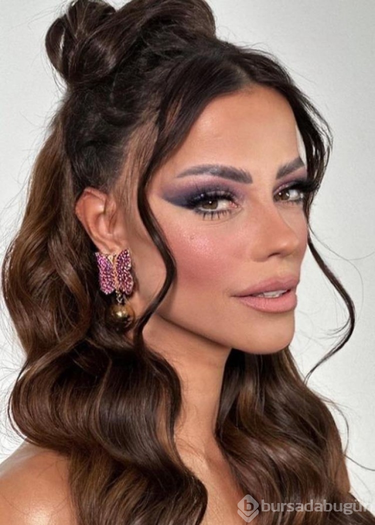 Oyuncu Demet Özdemir'in ablası da ünlü çıktı!