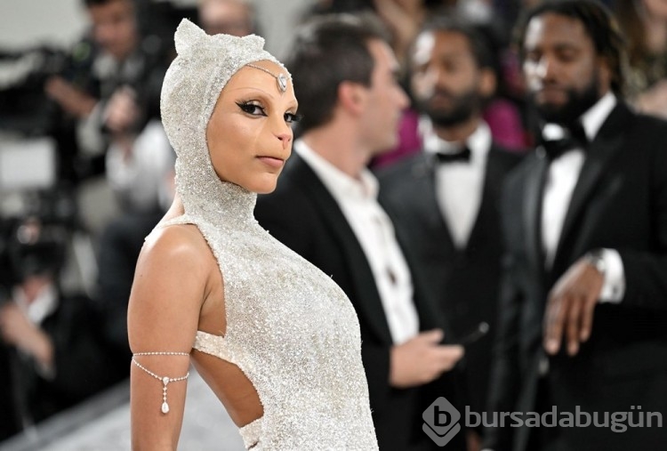 Met Gala'dan öne çıkan güzellik görünümleri
