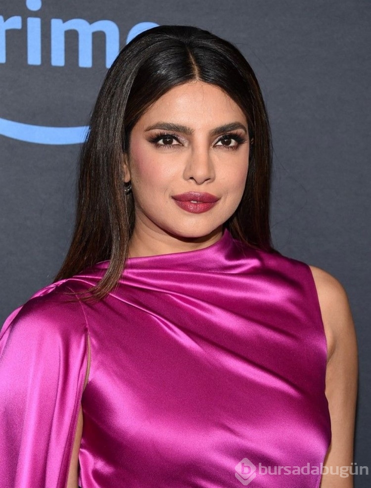 Priyanka Chopra yanlış burun estetiği sonrası yaşadıklarını anlattı
