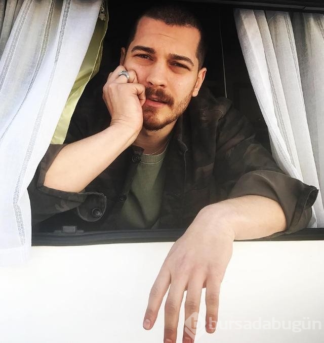 Çağatay Ulusoy'un yıllar önce oynadığı klip gündem oldu!