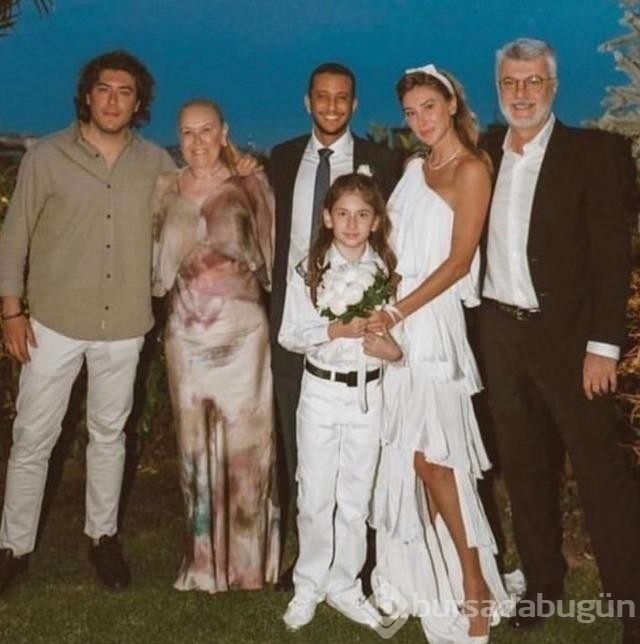 Şeyma Subaşı'nın nikahına kızı Melisa'nın kombini damga vurdu!