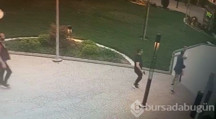 Ünlü doktor Bursa'da hasta yakınlarının saldırısına uğradı!